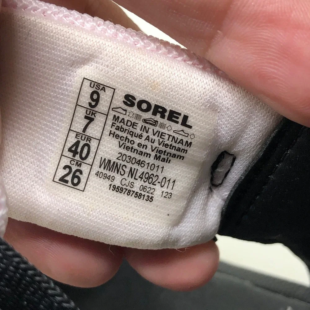 Sorel Kinetic Impact Y-Strap High Sandals Womens 9 Black Yellow Bold Athleisure